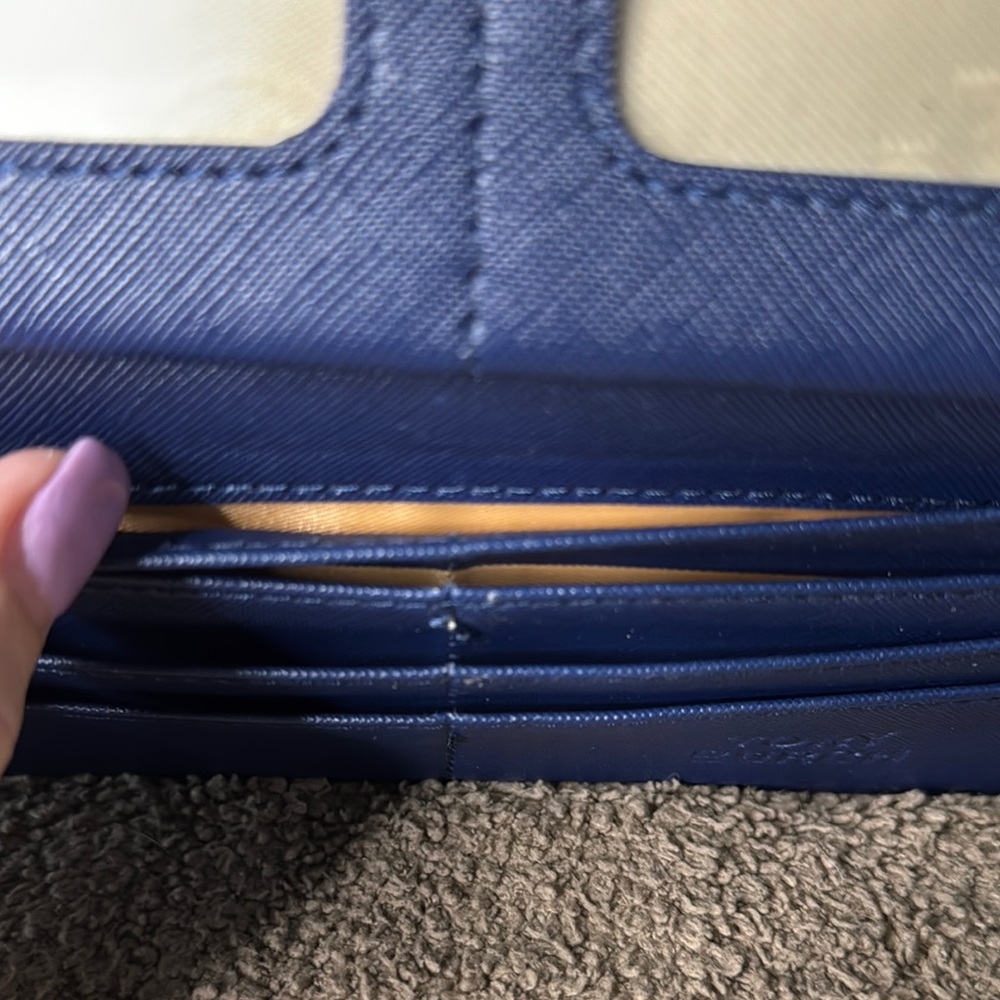 Tory Burch wannabe Navy Wallet - Picture 5 of 9